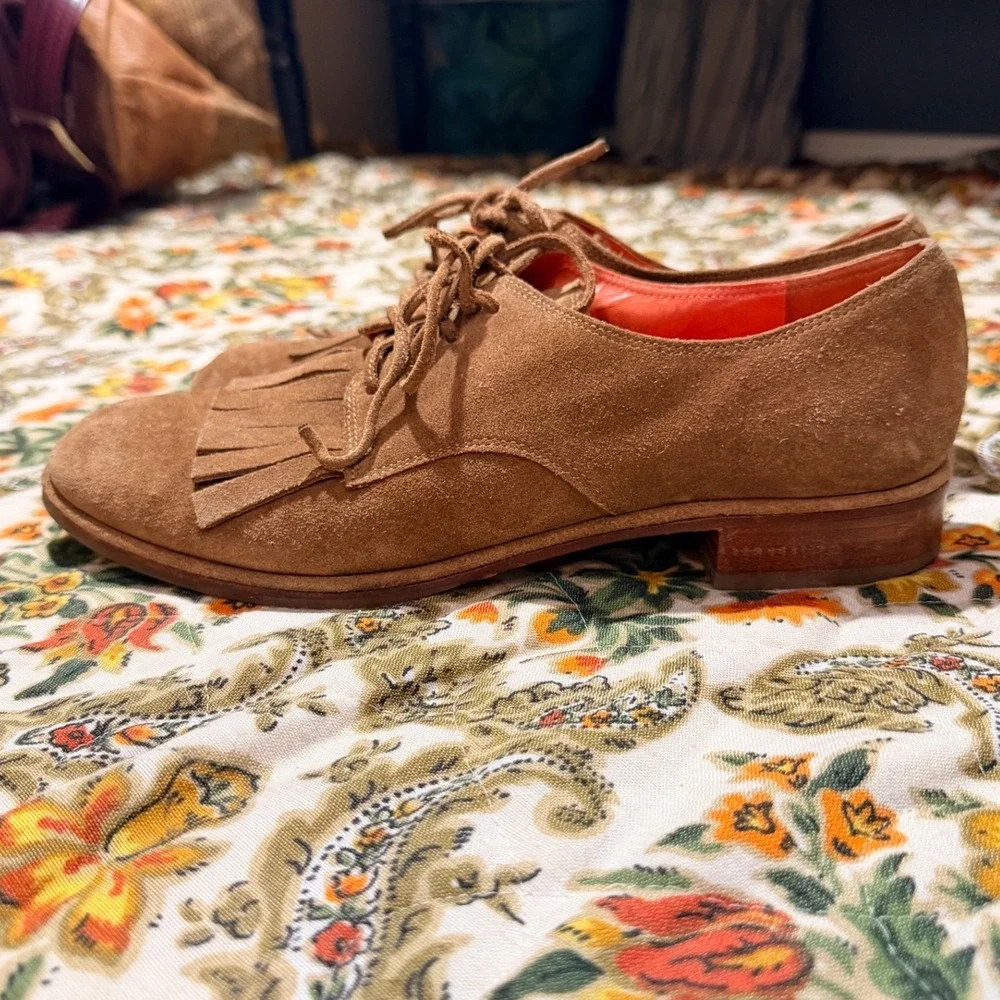 Via Spiga GORGEOUS Brown Suede Kiltie Fringe Oxford Lace Up Flats Size 9M Italy